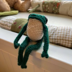 Crochet toad