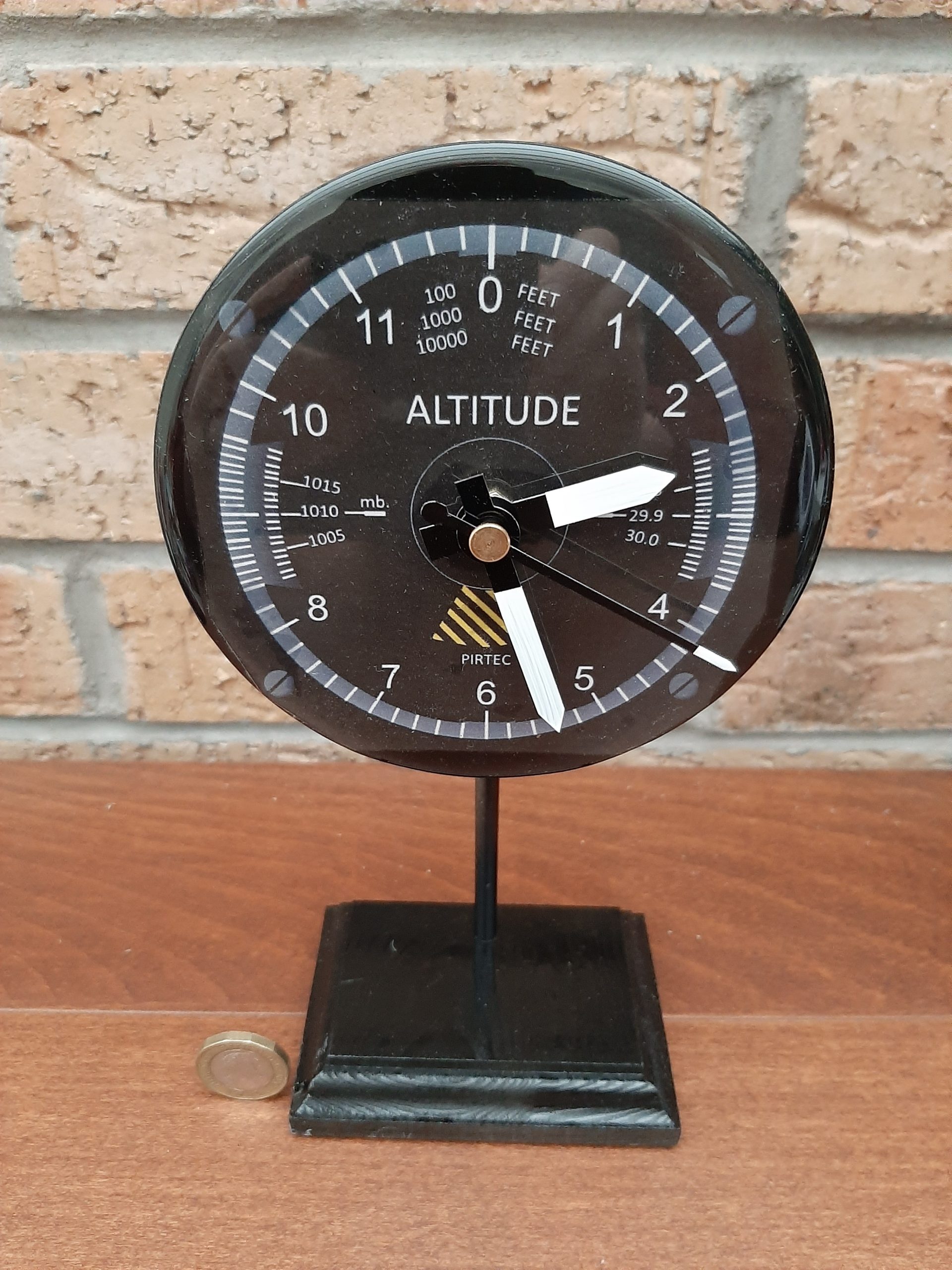Altimeter style clock